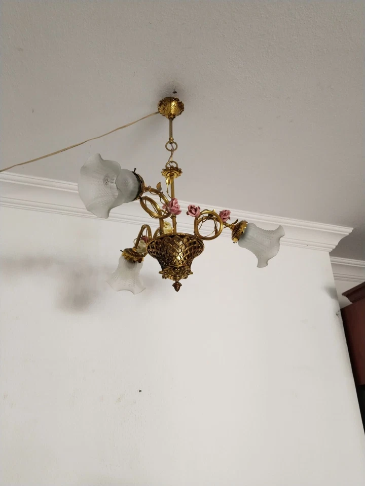 Lámpara de araña de latón antigua francesa vintage 3 brazos de vidrio luces araña de cristal S Foto 3 de 4