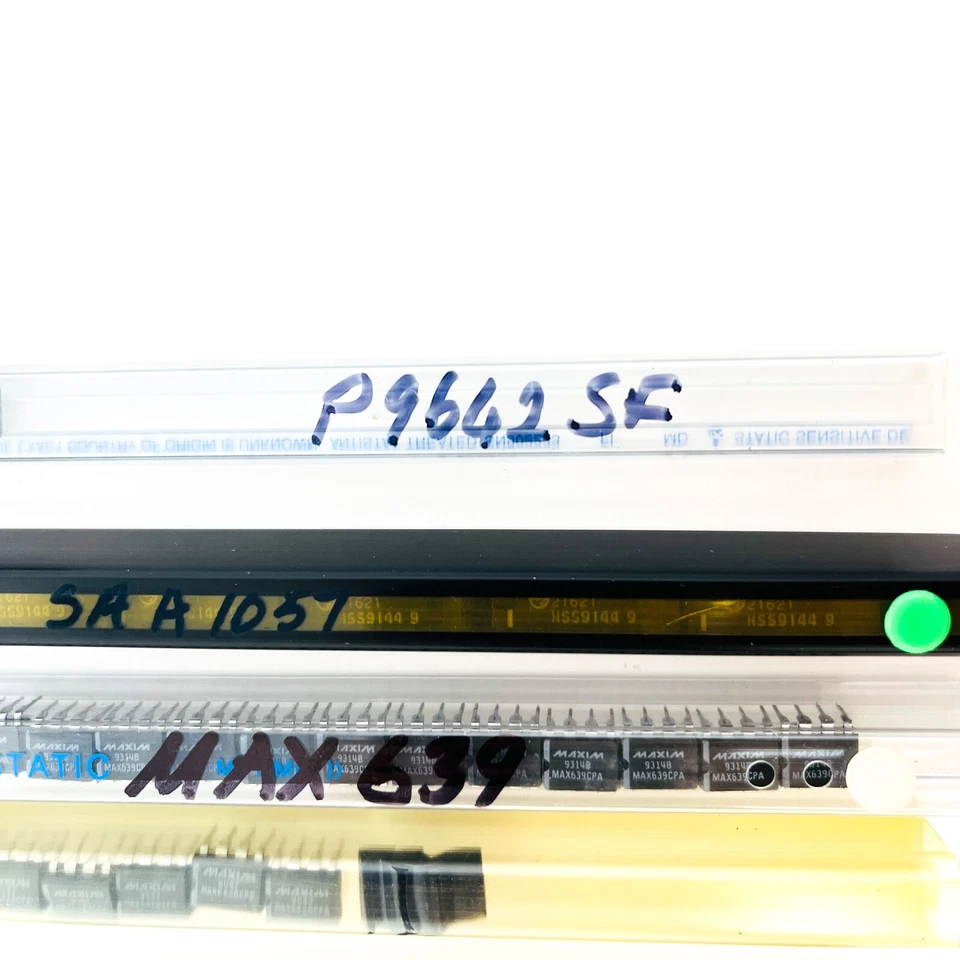 55 pcs Assorted Maxim MAX639 HSS9144 MAX642 MAX632 Switching Voltage Regulators - Image 4 of 4