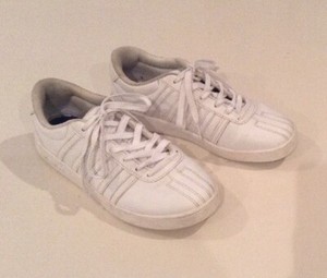 white female tennis shoes