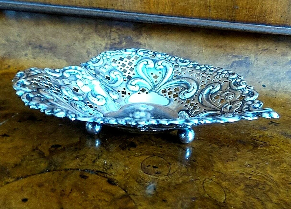 ANTIGUA PLATA ESTERLINA #966 GORHAM CHANTILLY PLATO EN FORMA DE CORAZÓN TRES PIES ESFÉRICOS Foto 3 de 4