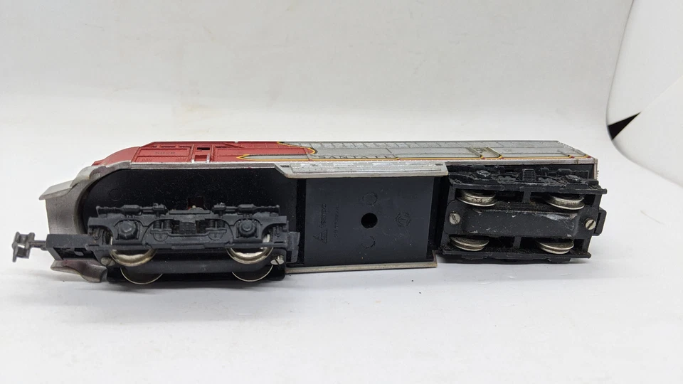AHM TEMPO HO: c-liner SANTA FE #5028, RED, For REPAIR! Vintage - Image 3 of 4