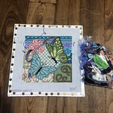 Chandail Hand painted Needlepoint Canvas Butterflies ROBBYNS NEST R915 Thread