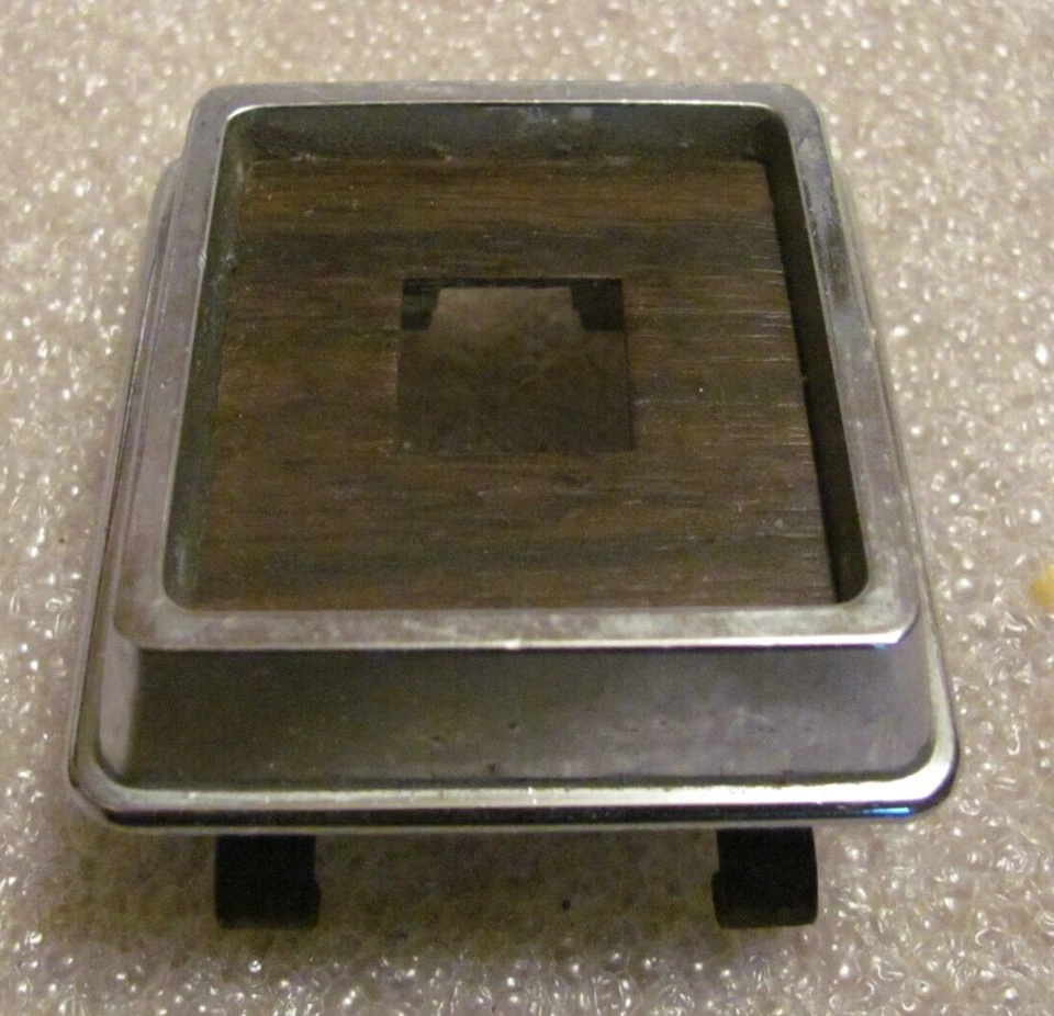 1974 FORD GRAN TORINO PAINEL INTERRUPTOR JANELA DE ENERGIA USADO ORIGINAL ORIGINAL ORIGINAL FABRICANTE DE EQUIPAMENTO ORIGINAL - Imagem 2 de 3