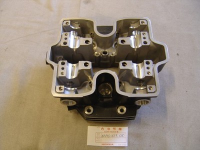 Zylinderkopf vorne nackt Honda VF400F 12210-KE7-000