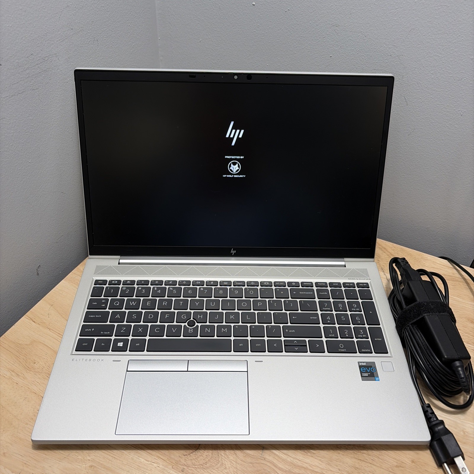 HP EliteBook 850 G8, 15.6-Inch Laptop, with i7-1165G7, 1 TB SSD (Solid State Drive), Windows 11 Pro