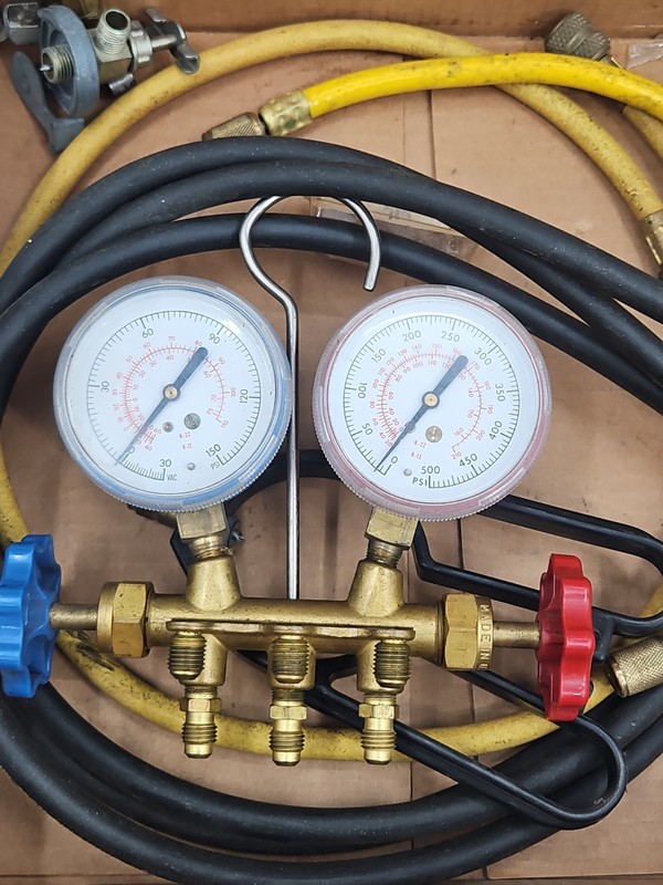 Midmark 108B Refrigerant Manifold Gauge Set hvac refrigeration And Accessories. 