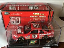 Revell 1/24 Scale 1998 Budweiser 50th Chevrolet Monte Carlo NASCAR 1/6600 Boxed