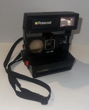 Polaroid 600 Series Sun 660 Autofocus Camera w/Strap and Bag Untested Vintage