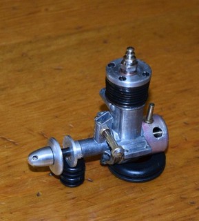 1949 Mamiya .099 model airplane engine vintage glow motor 099 fuel tank Japan