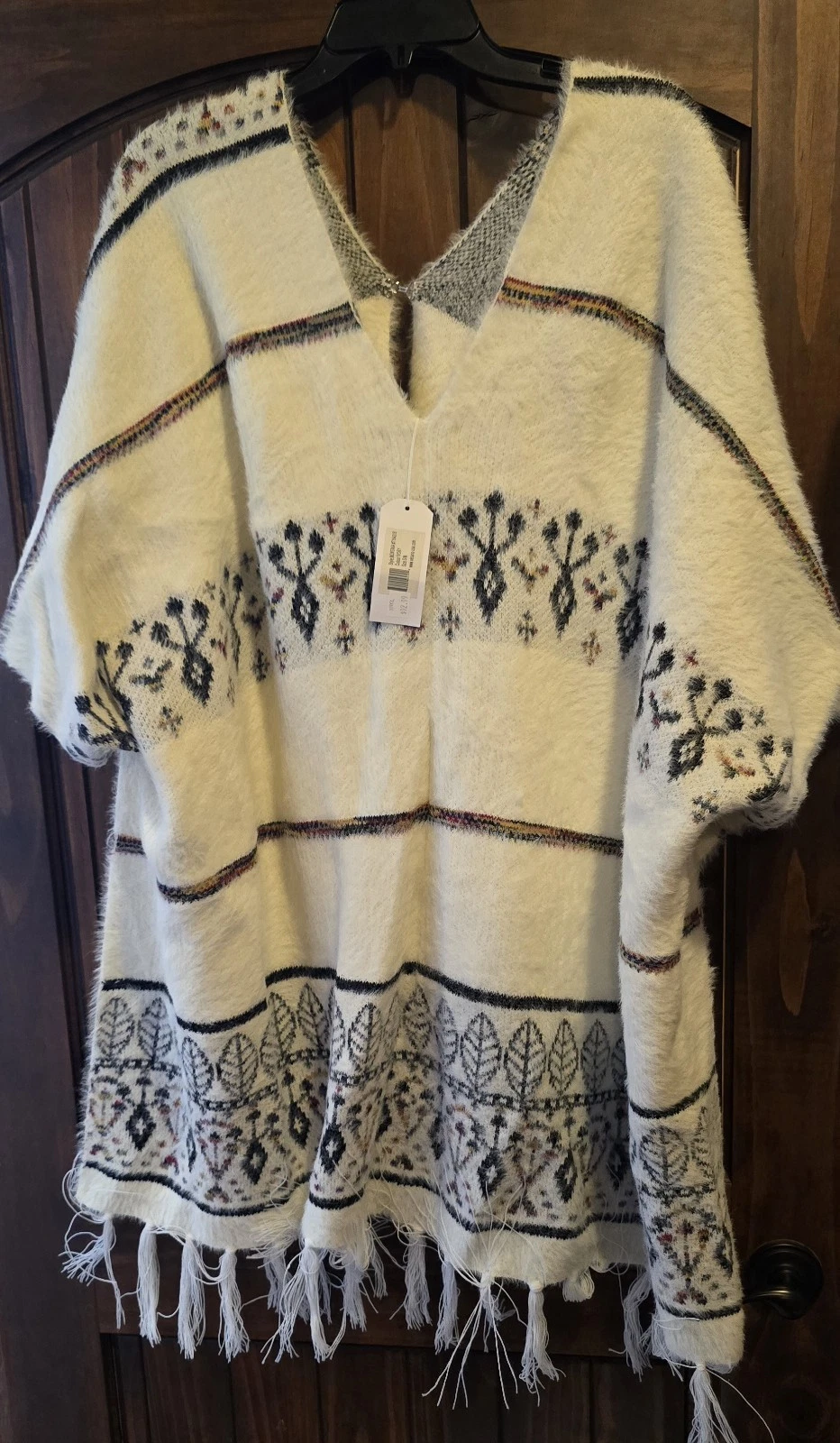 Venario Montana Poncho Sweater Shawl NWT S/ Medium Feather Native Western White