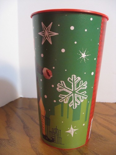 ELF- 22 oz Plastic Cup - Will Farrell - BY THE WAY - DO NOT EAT THE yellow SNOW! - Picture 2 of 6