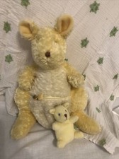 Russ Berrie SCOOP Kangaroo w Zipper Pouch/ JOEY Silky Soft Stuffed Toy 10" GUC