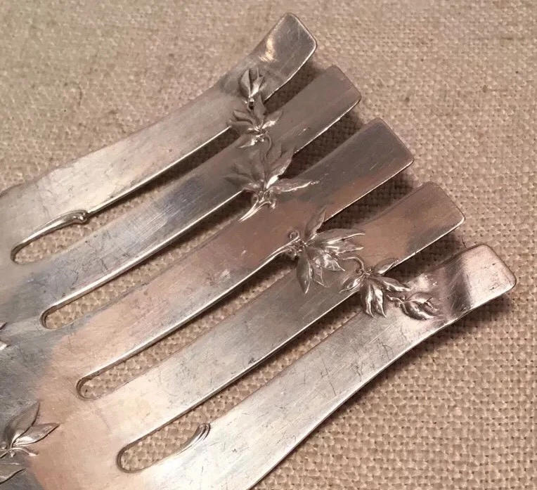 Tenedor para servir espárragos Madame Royale de plata esterlina antiguo Durgin Foto 4 de 4