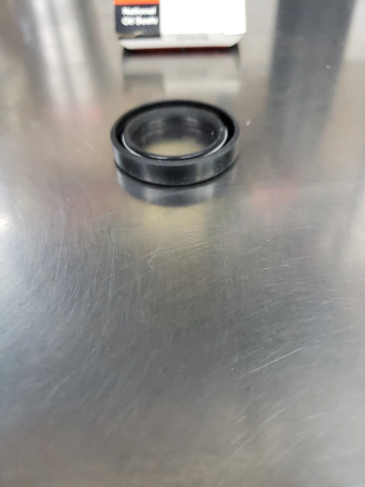 Sello de eje helicoidal delantero NOS National Steering Gear 222510 Foto 4 de 4