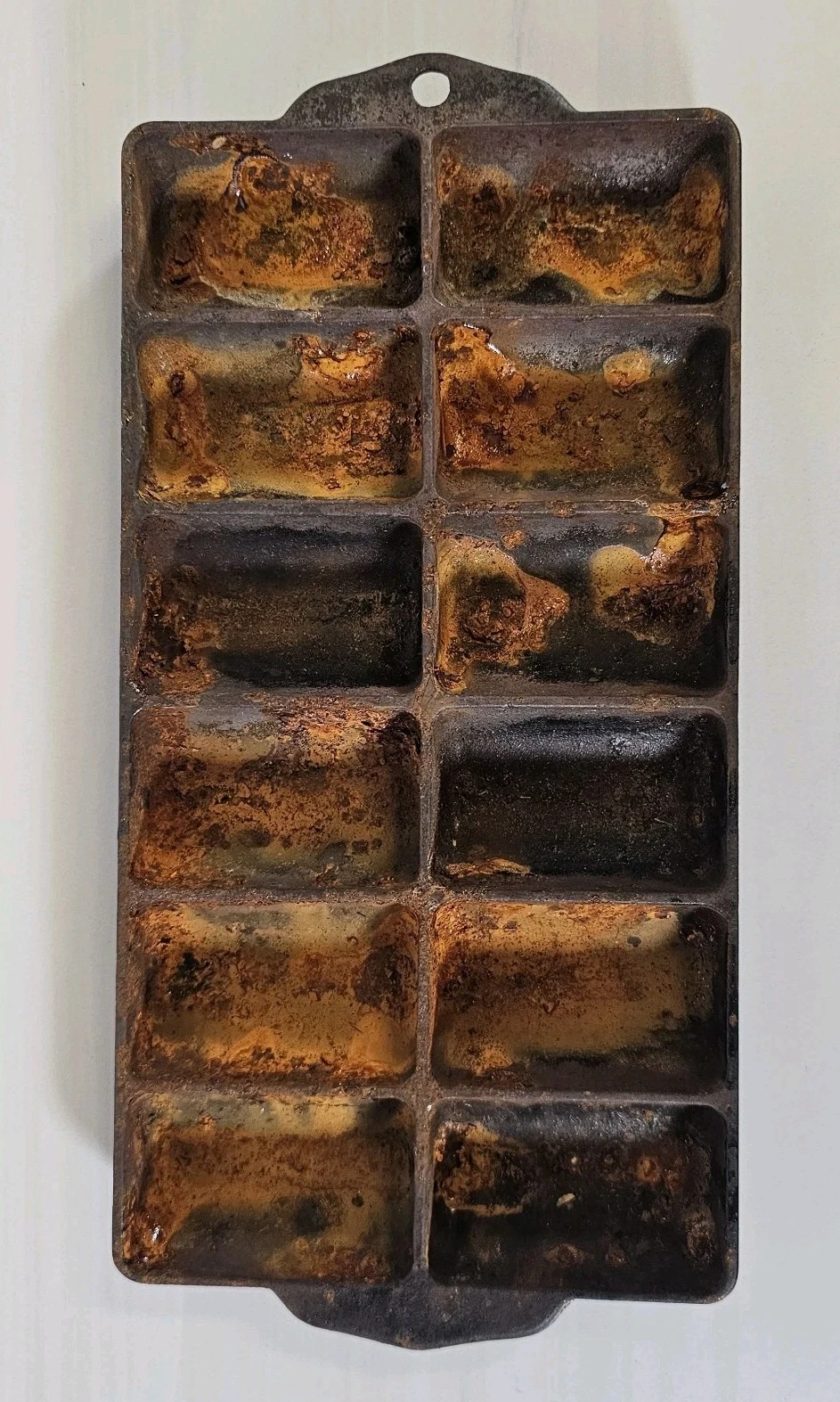 RESTORED GRISWOLD 950 CAST IRON FRENCH ROLL PAN #11 ERIE PA MUFFIN CORN BREAD