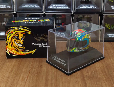 Minichamps 1/8 helmet Valentino Rossi GP 250 Mugello 1999..