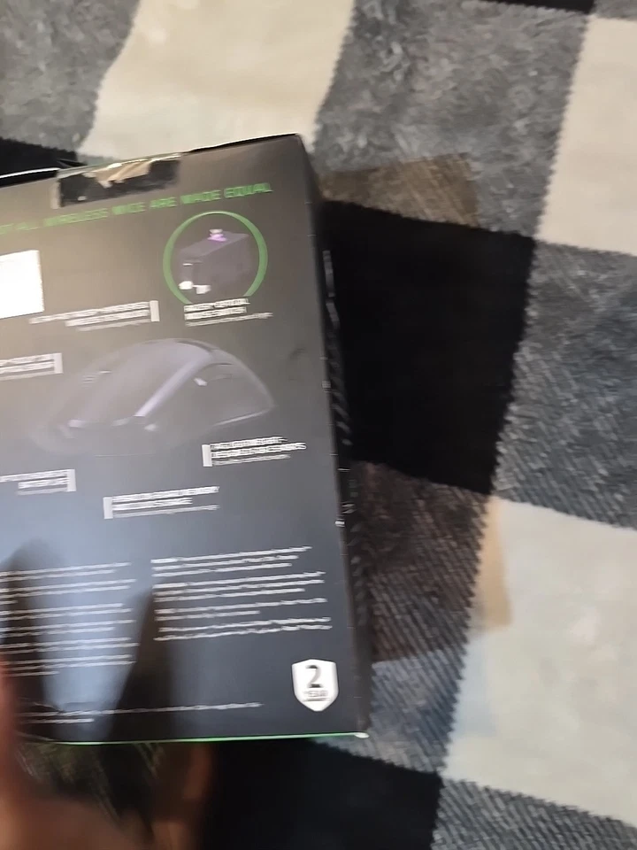 Razer Viper Ultimate Wireless Optical Gaming Mouse - Black - Image 3 of 4