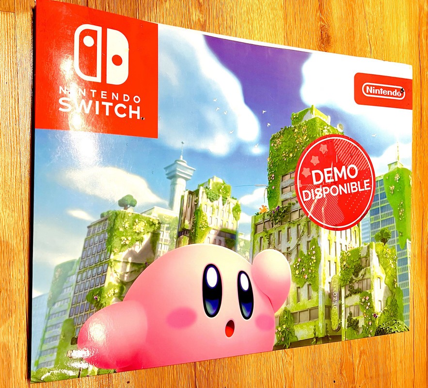 PLV Totem Stand Tienda Kirby y la tierra olvidada