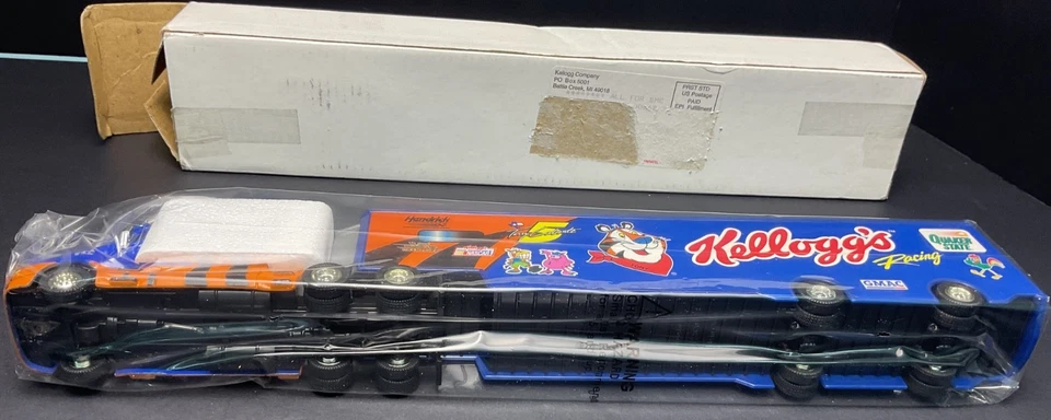 1996 Kellogg’s Hendrick Racing Tony the Tiger #5 Terry Labonte Semi Trailer - Image 4 of 4