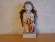 Figur Skulptur eines knieenden Engel aus Kunststoff - H&ouml;he 25 cm Sockel 8,5x9 cm