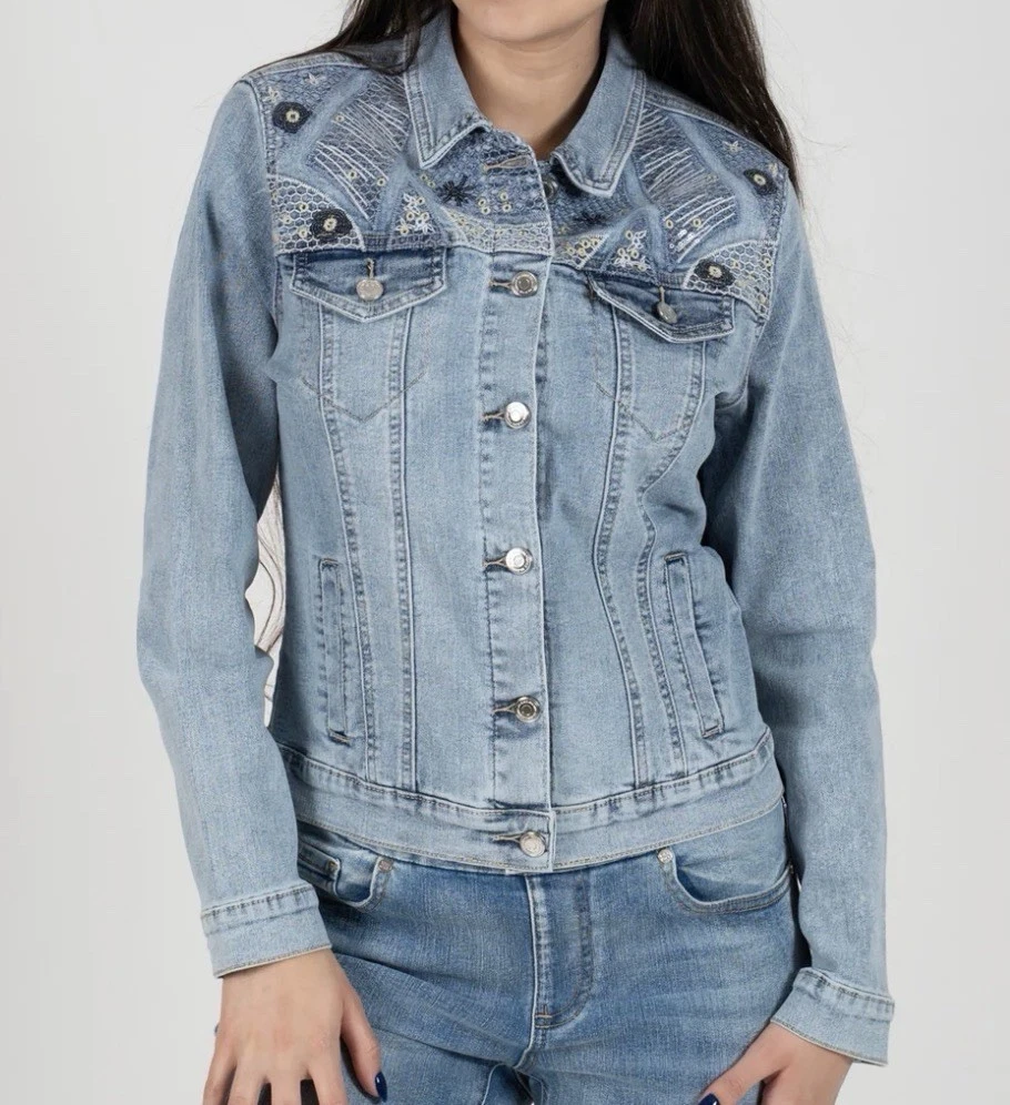 GG Jeans Light Blue Jean Denim Jacket Size Medium Embroidered Design NWT