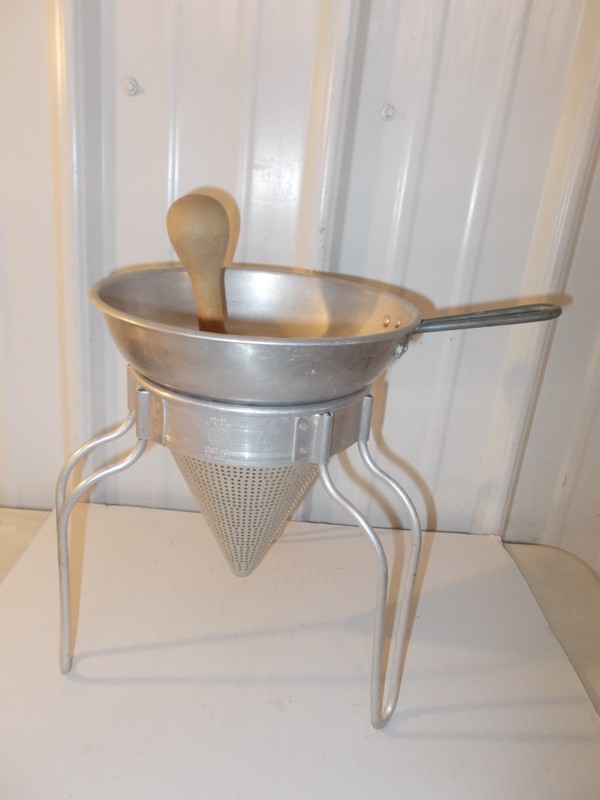 Vintage Wear Ever No 462 Aluminum Cone Colander Strainer Sieve PESTLE & Stand