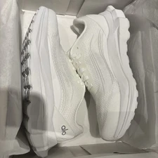 Alo Runner Shoes $195 MSRP Women’s Size 6 White