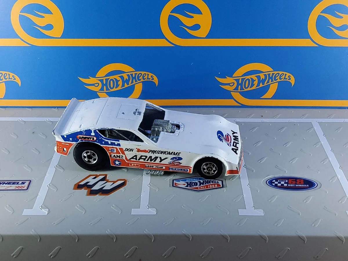 Hot Wheels 1977 Funny Car In Vintage Manufacture Diecast Cars
