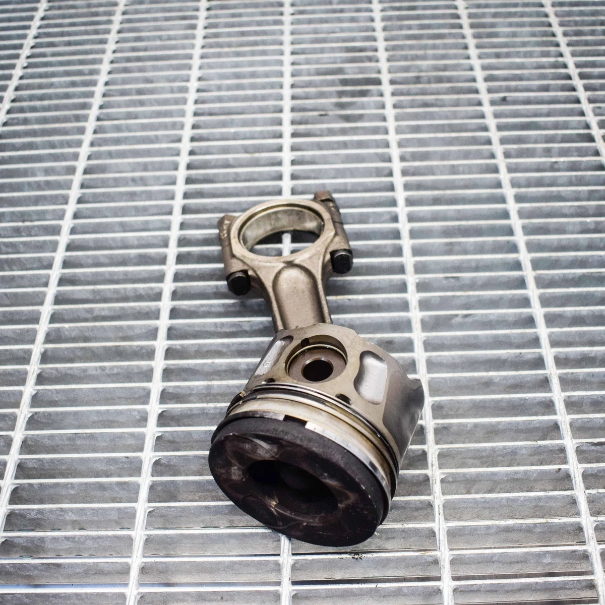 VOLVO V50 Piston w/ Connecting Rod MW 2.0 D 100kw 8653658 2008 | eBay