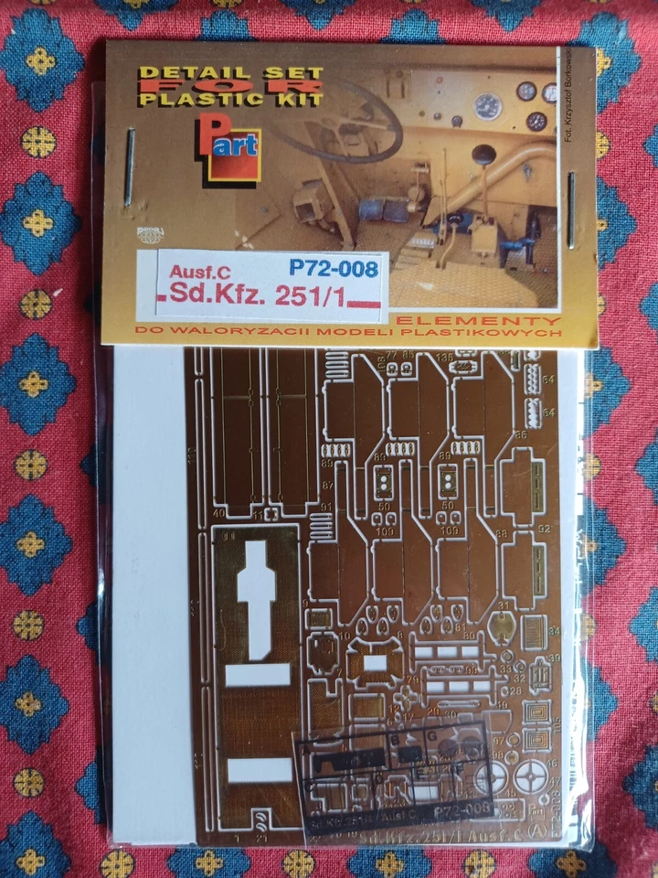 ESCI 8067 SdKfz 251/8 Ausf. C - plastic model kit 1/72 - Immagine 2 di 3