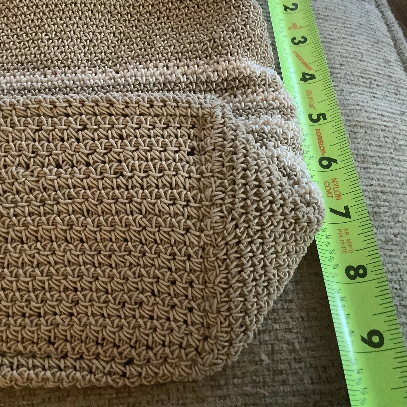 OFF WHITE Borsa Frankie and Johnnie all'uncinetto a righe bianche marrone chiaro