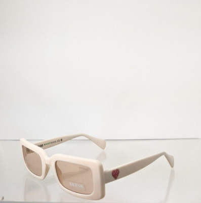 Brand New Authentic Guess Sunglasses GU 8262 25E Ivory Frame  display picture 3