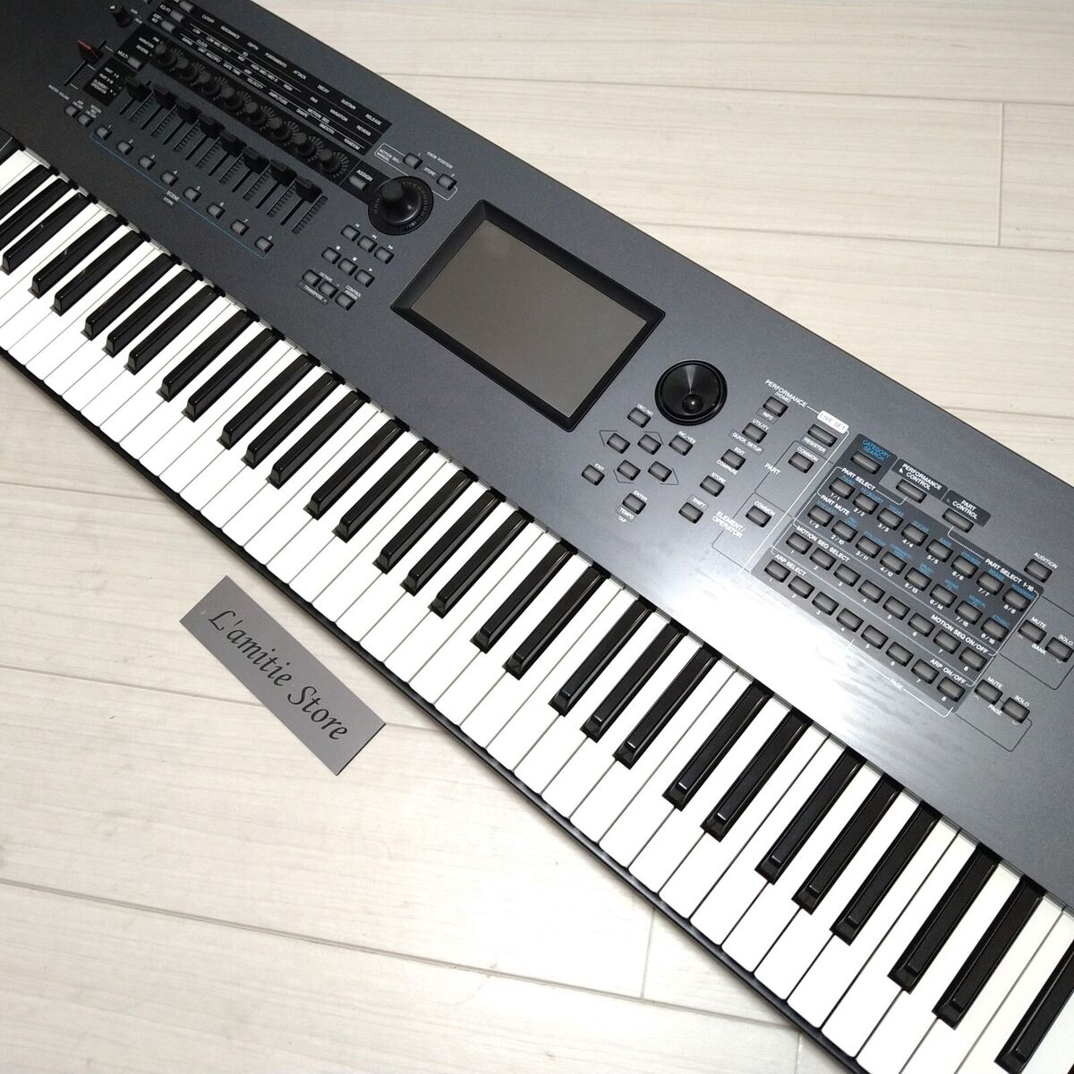 Yamaha Montage 7 76-Key Workstation Keyboard Synthesizer Yamaha Montage 7 76-Key Workstation Keyboard Synthesizer