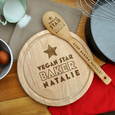 Personalisiertes Vegan Stern Bäcker Backset Holz Kuchenbrett Kuchenständer Rührlöffel