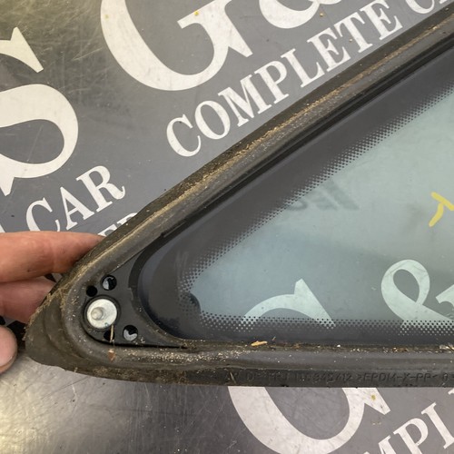 Volkswagen Touran Front 1/4 Glass Driver Side Front Wing - Picture 9 of 10