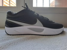 Nike Giannis freak taille 47.5 neuves boite sans couvercle