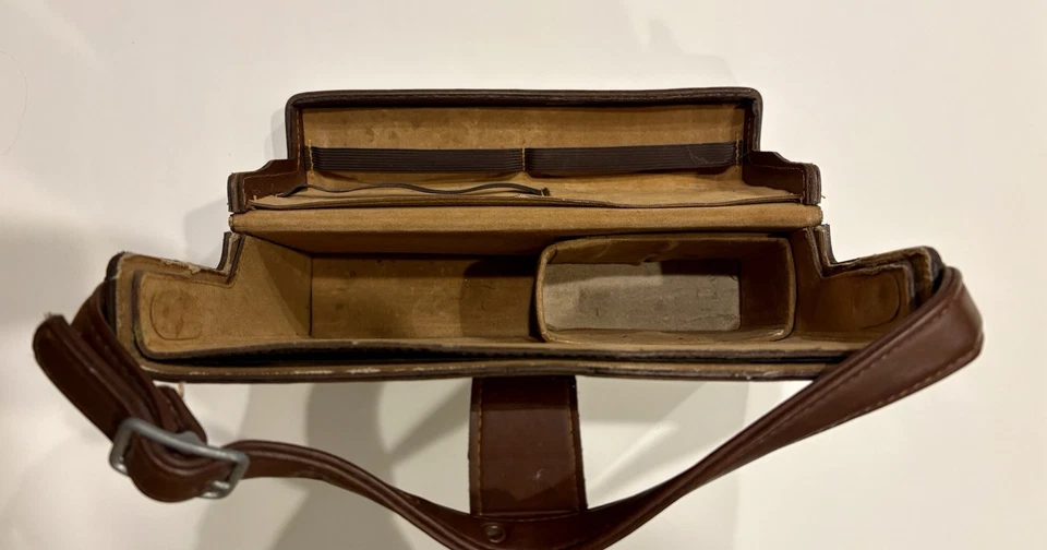 Estuche de transporte de cuero vintage para cámara Polaroid y accesorios Foto 4 de 4