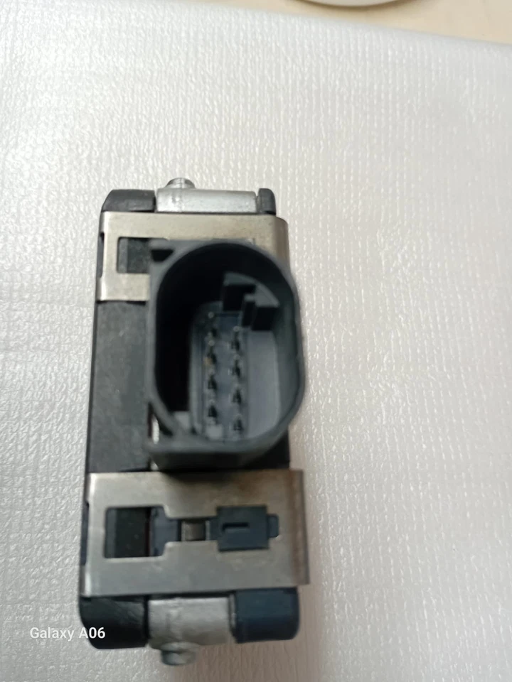 Front Radar Cruise Control Distance Sensor with Bracket Kia Stonic YB H895651100 - Image 4 of 4