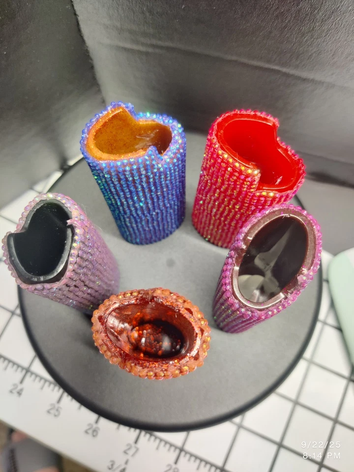 Cubierta de encendedores de diamantes de imitación deslumbrantes - Esenciales de fiesta brillante Foto 2 de 2