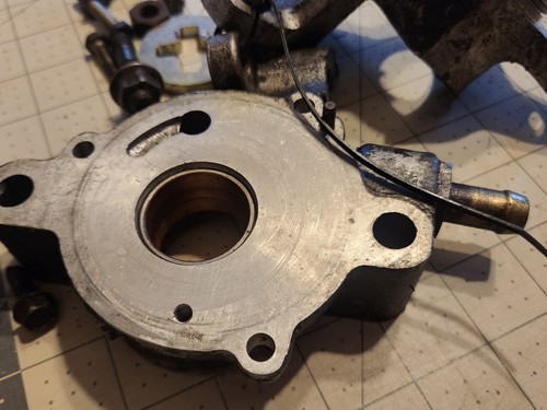 Broken Vacuum Pump Parts Only 12-Valve Dodge Ram Cummins Diesel 5.9L 3.9 4bt - Picture 2 of 12