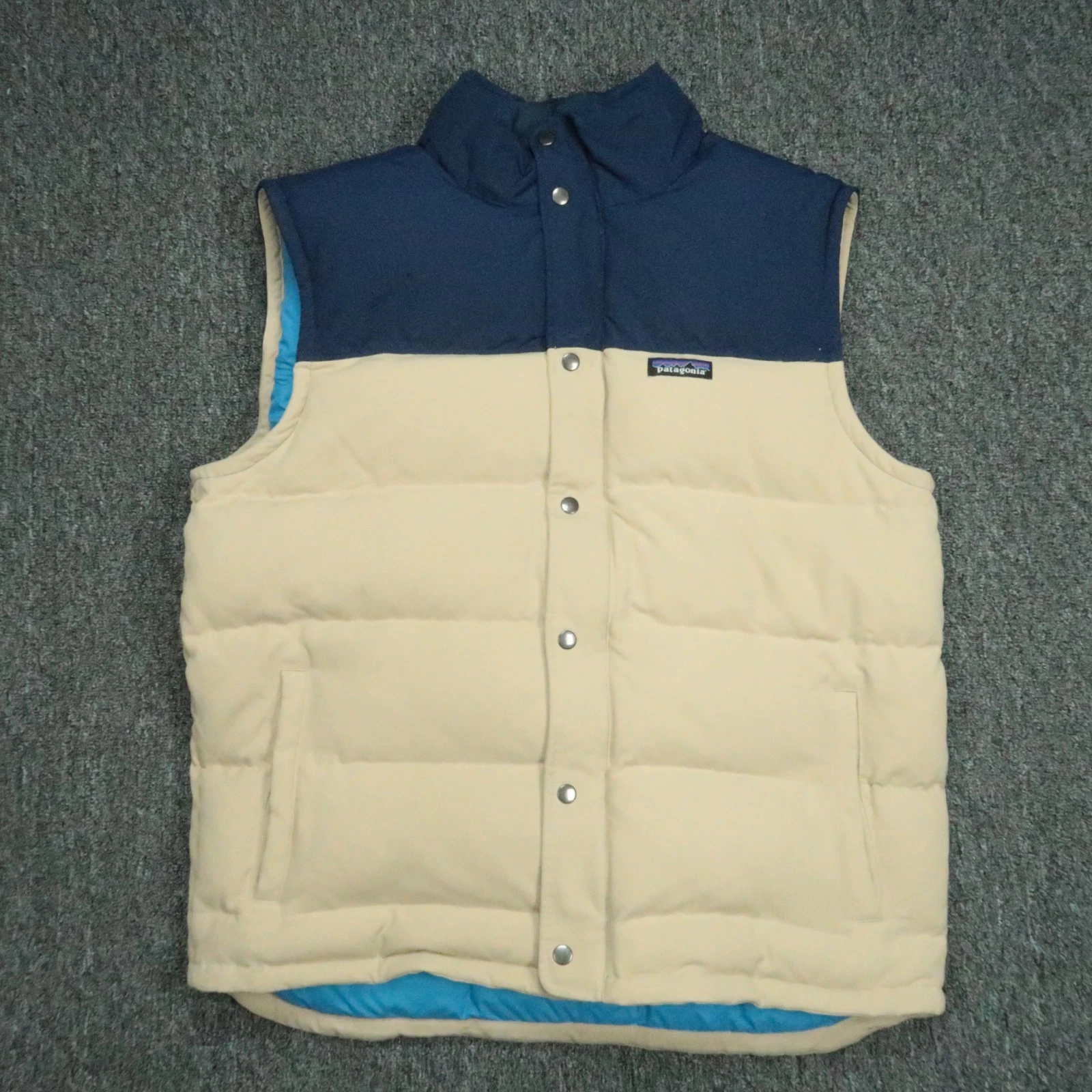 Patagonia Vest Men Large Tan Blue Bivy Down Puffer Full Zip Snap Pockets Quilted
