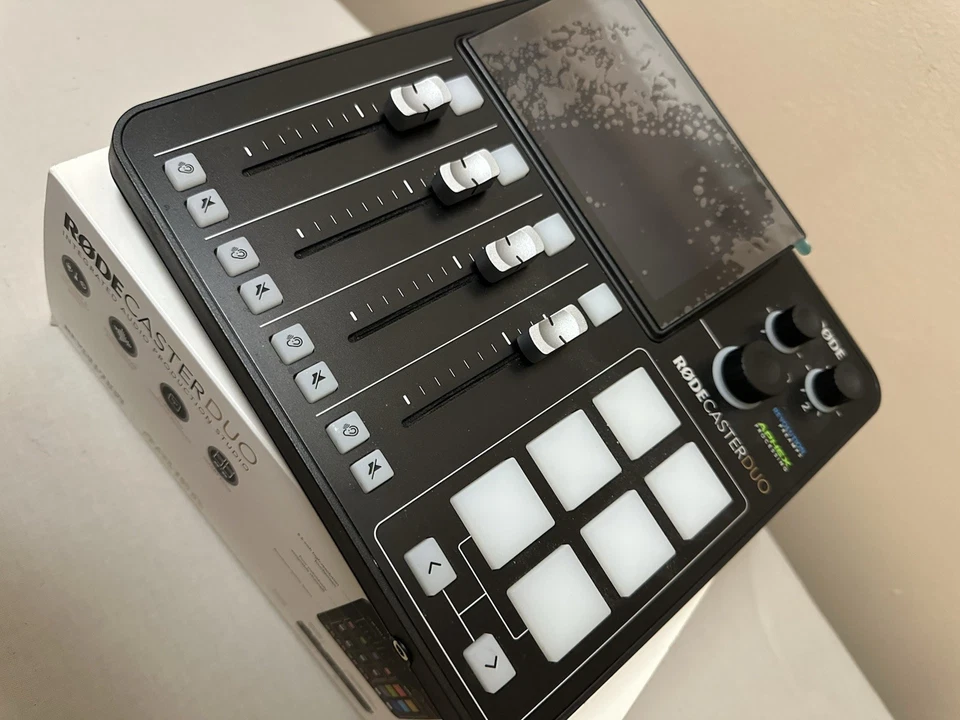 Estudio de producción de audio todo en uno RODECaster Duo CCAJ23LP14E0T9 Foto 4 de 4