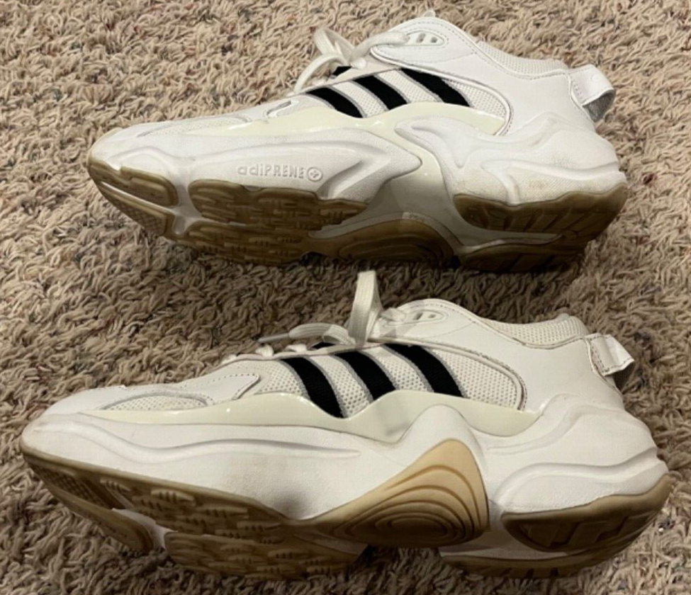 Adidas Magmur Runner Footwear White Womens Size 9.5 EE5139  display picture 1