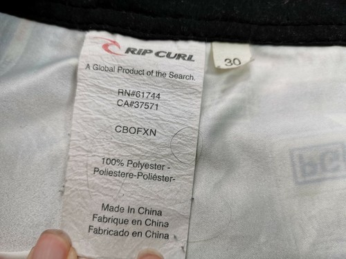 Rip Curl Skull DVD CD Mens Board Shorts Size 30 Horror Cult Classics - Picture 12 of 12