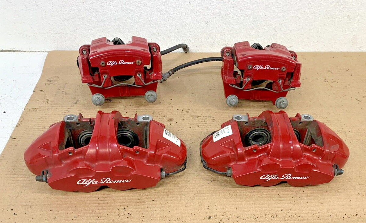 Alfa Romeo Brembo ブレーキキャリパー 左右セット 2017 Alfa Romeo Giulia Brembo brake caliper set Red front & rear