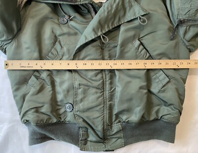 Vintage ALPHA IND JACKET FLYING MAN'S HEAVY ATTACHED HOOD N Vintage ALPHA IND JACKET FLYING MAN'S HEAVY ATTACHED HOOD N