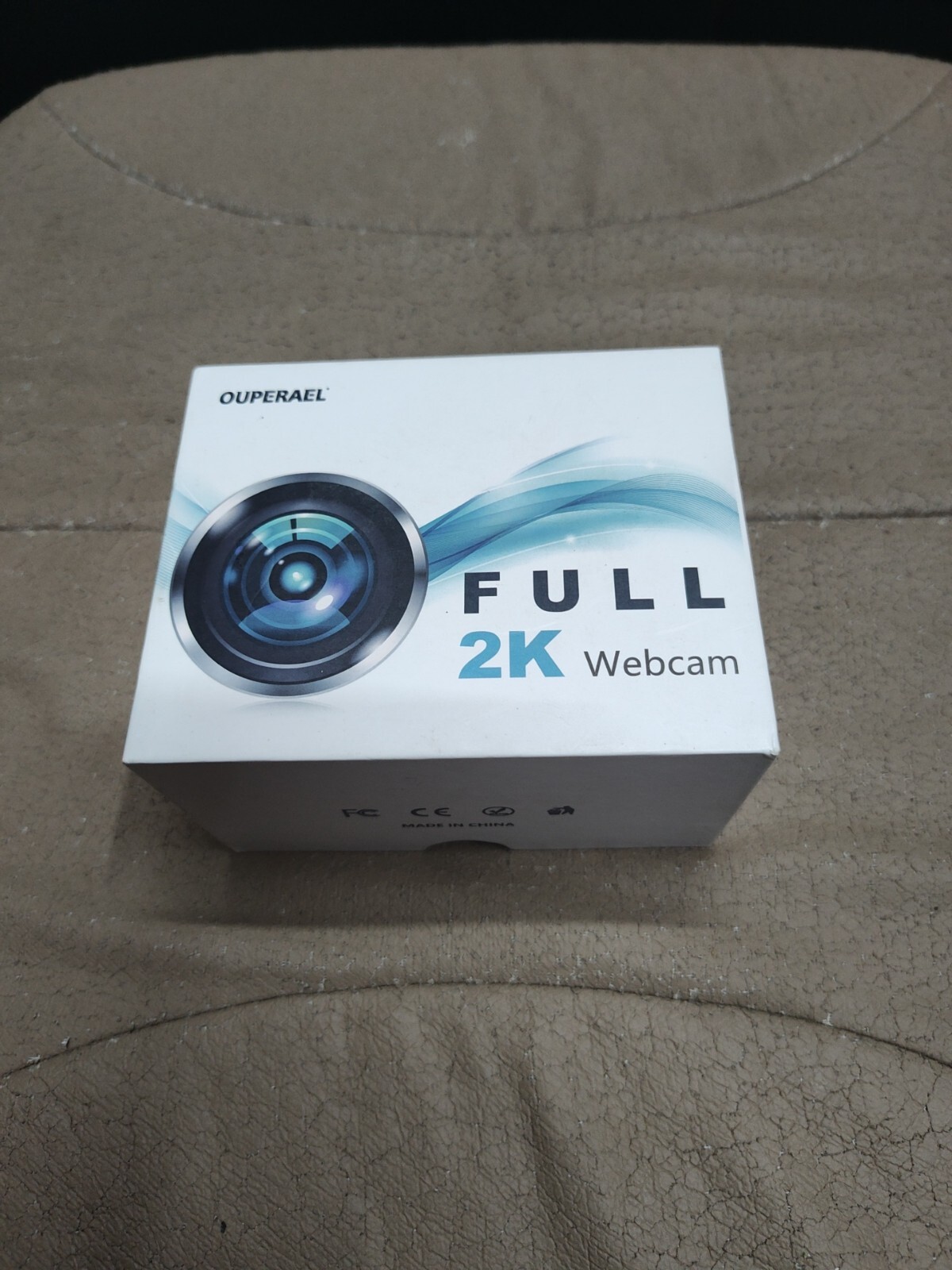 Webcam 2K Streaming US-2 Light Modes Built in Mic.  and Tripod-image