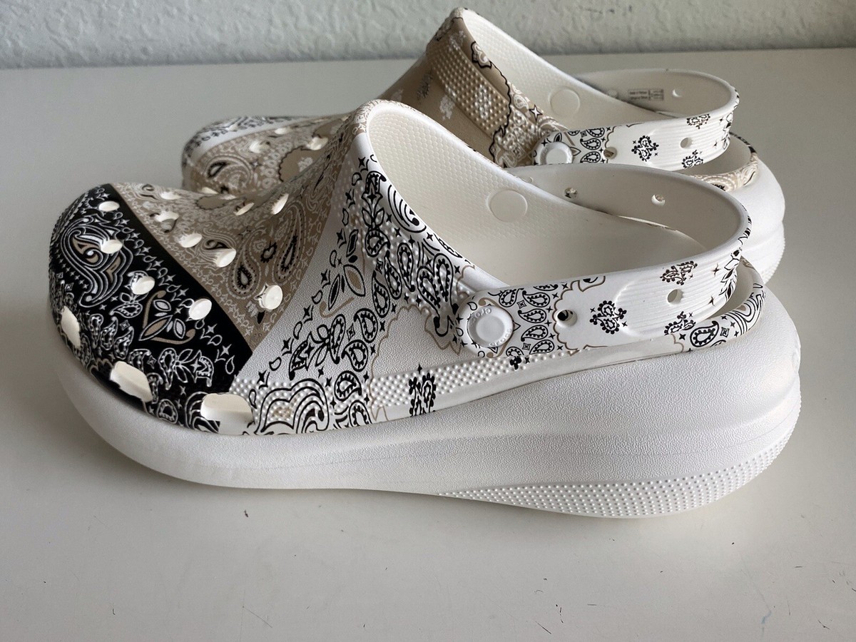 Crocs Classic Crush Bandana Clog Paisley White Slip On  display picture 1