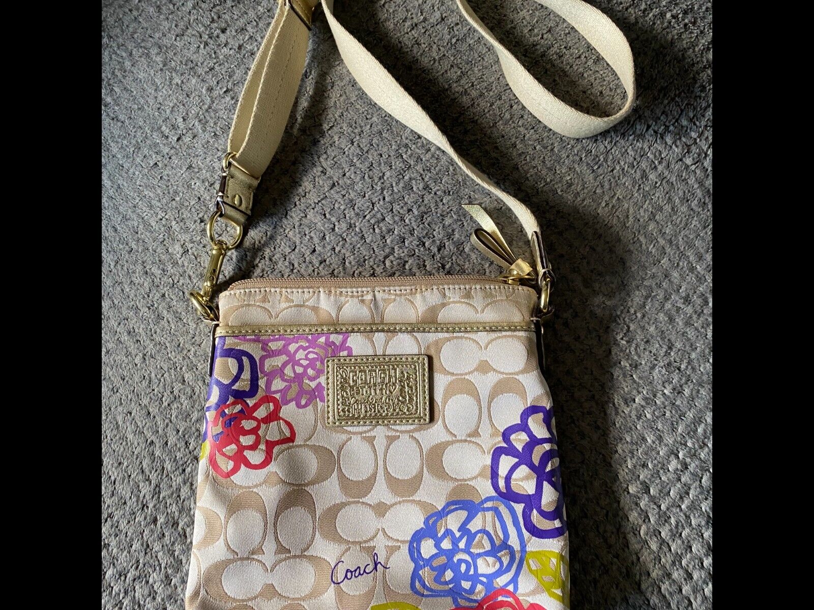 Coach Poppy Crossbody Tan Purse Gold Accents Floral Flowers Top Zip with  Pockets