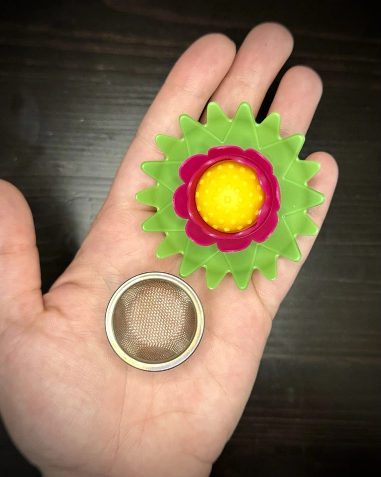 NEW Kikkerland Lotus Tea Infuser Pink LOTUS Flower Shipped Tea Float - Image 4 of 4